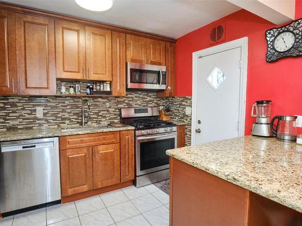 3000 Radcliff Avenue, Bronx NY 10469