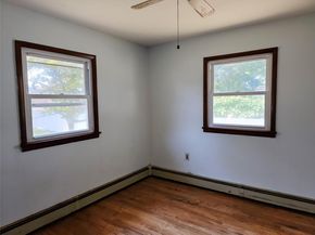 78 Roslyn Street, Islip Terrace NY 11752