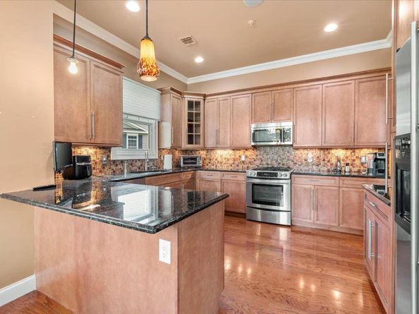 481 Pacing Way, Westbury NY 11590
