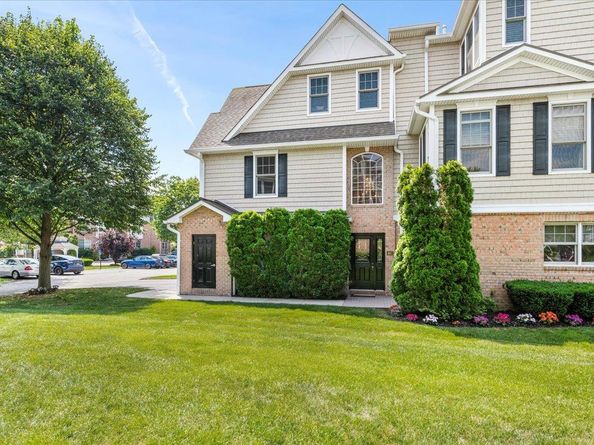 481 Pacing Way, Westbury NY 11590