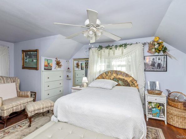5660 Sound Avenue, Mattituck NY 11952