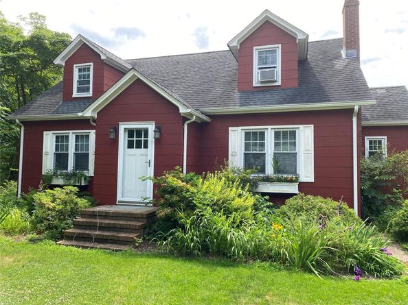 5660 Sound Avenue, Mattituck NY 11952