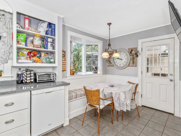 5660 Sound Avenue, Mattituck NY 11952