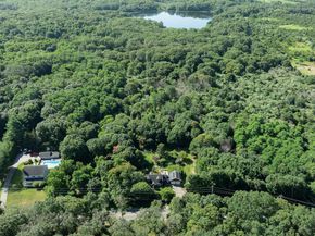 5660 Sound Avenue, Mattituck NY 11952