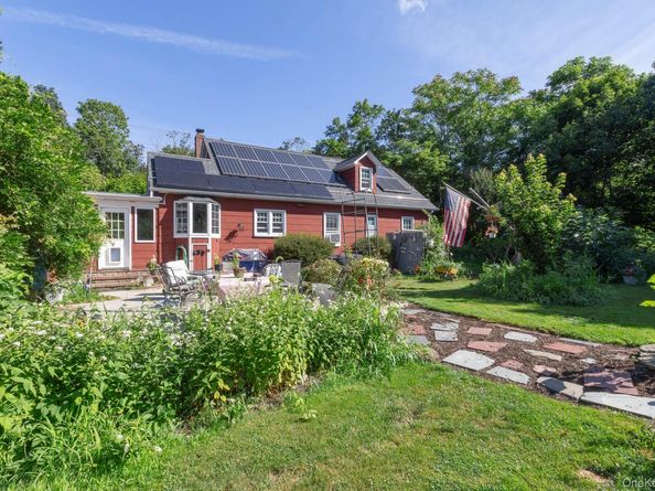 5660 Sound Avenue, Mattituck NY 11952