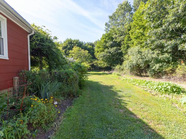 5660 Sound Avenue, Mattituck NY 11952