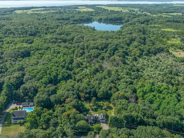 5660 Sound Avenue, Mattituck NY 11952