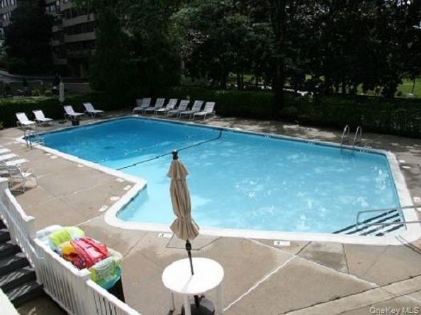 23 Hillside Terrace H, White Plains NY 10601