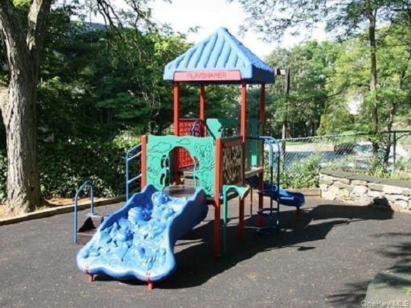 23 Hillside Terrace H, White Plains NY 10601