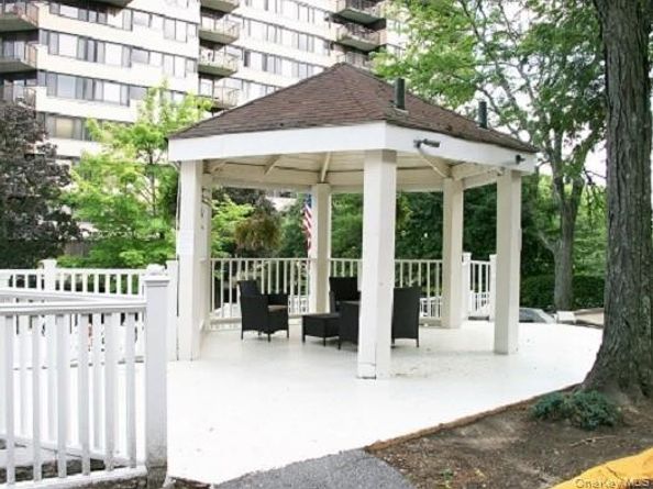 23 Hillside Terrace H, White Plains NY 10601