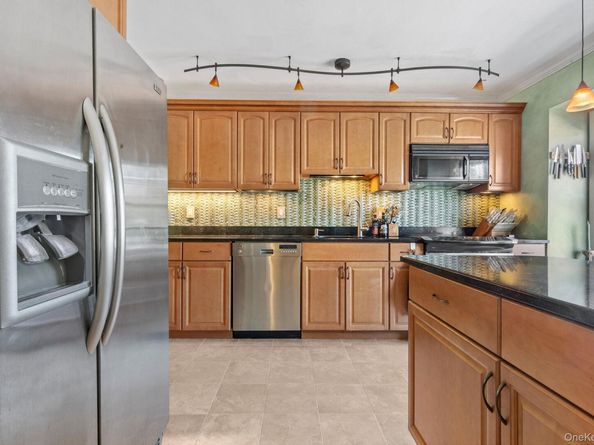 58 Winterberry Circle, Cross River NY 10518
