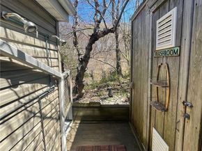 379 Oakleigh Avenue, Baiting Hollow NY 11933
