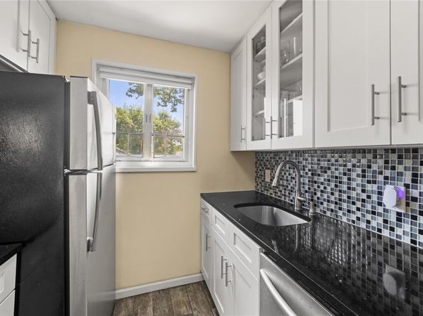 220-06 Stronghurst Avenue Lower, Queens Village NY 11427