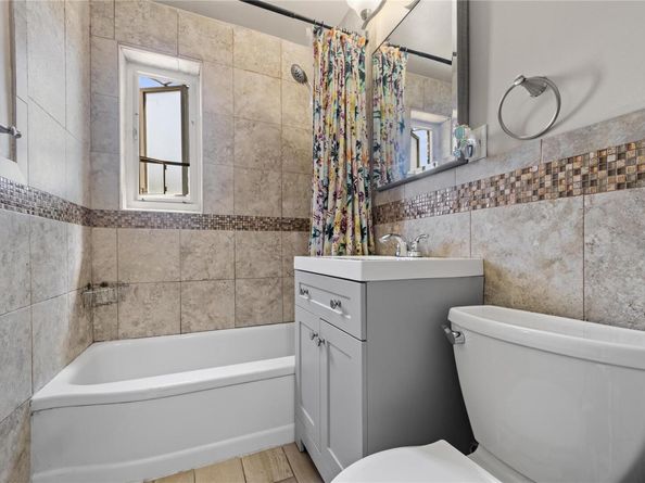 220-06 Stronghurst Avenue Lower, Queens Village NY 11427