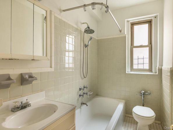 2190 Boston Road 4E, Bronx NY 10462