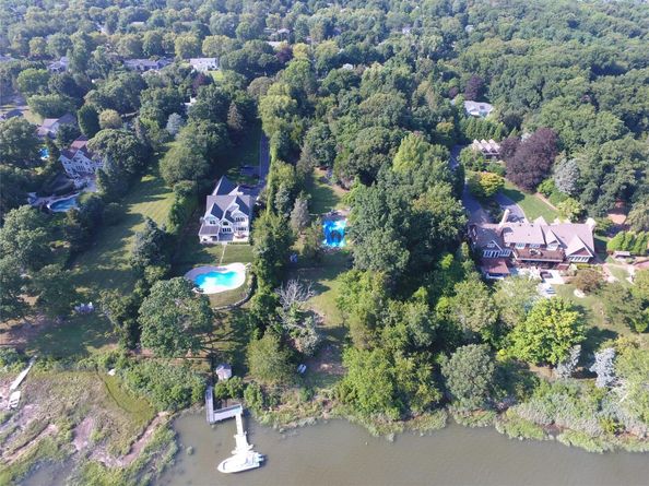 59 Dyke Road, East Setauket NY 11733