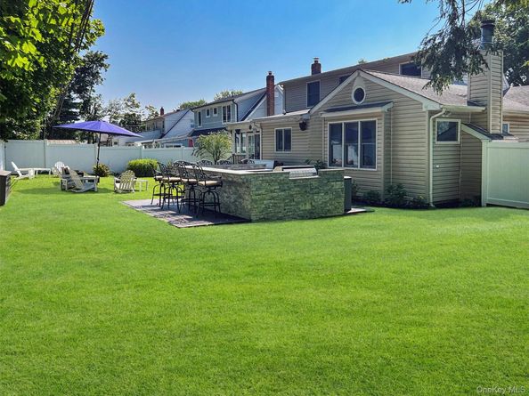 144 Radcliff Drive, East Norwich NY 11732