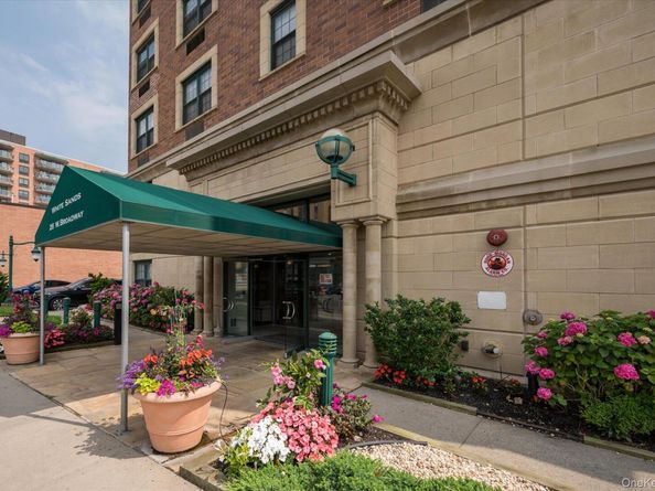 26 W Broadway 803, Long Beach NY 11561