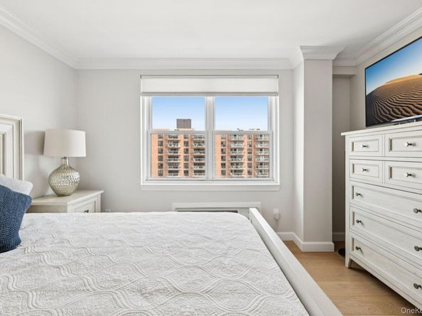 26 W Broadway 803, Long Beach NY 11561