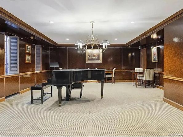 353 W 56th Street 2D, New York (Manhattan) NY 10019