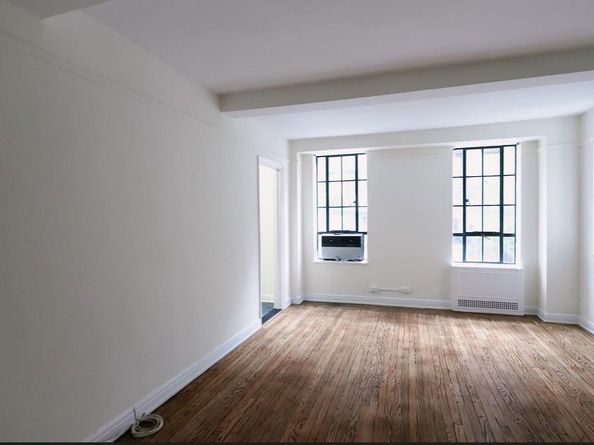 353 W 56th Street 2D, New York (Manhattan) NY 10019
