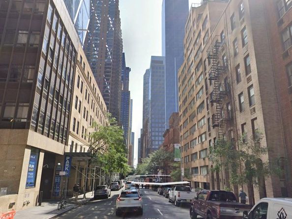 353 W 56th Street 2D, New York (Manhattan) NY 10019