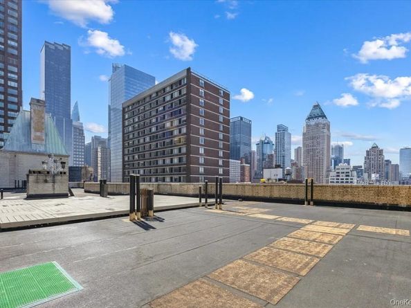 353 W 56th Street 2D, New York (Manhattan) NY 10019