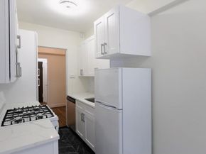 353 W 56th Street 2D, New York (Manhattan) NY 10019