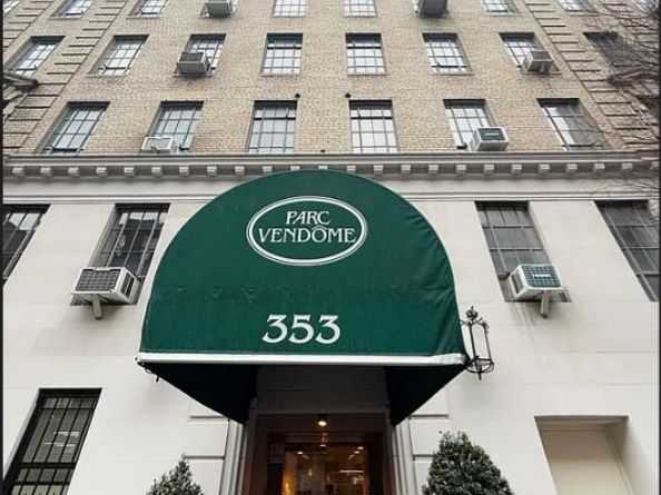 353 W 56th Street 2D, New York (Manhattan) NY 10019