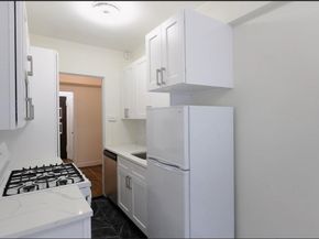 353 W 56th Street 2D, New York (Manhattan) NY 10019