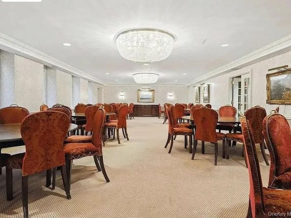 353 W 56th Street 2D, New York (Manhattan) NY 10019