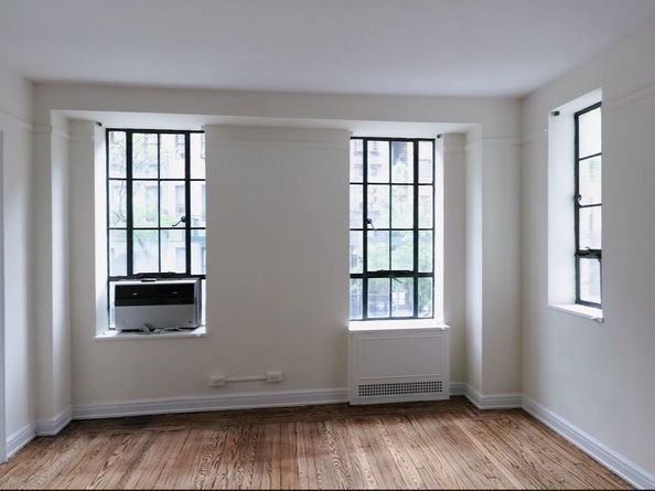 353 W 56th Street 2D, New York (Manhattan) NY 10019