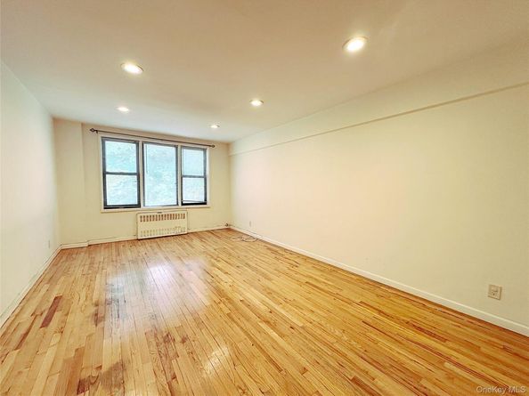 270 N Broadway 2HI, Yonkers NY 10701