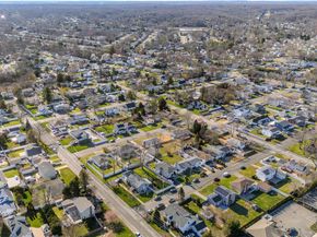 15 New York Avenue, Deer Park NY 11729