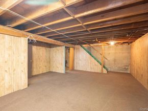 22 Oak Lane, Blue Point NY 11715