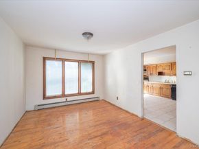 22 Oak Lane, Blue Point NY 11715