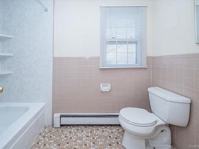 22 Oak Lane, Blue Point NY 11715