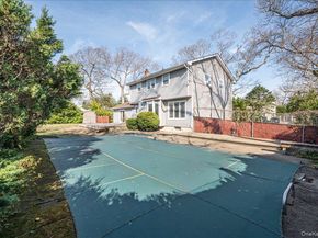 22 Oak Lane, Blue Point NY 11715