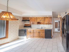 22 Oak Lane, Blue Point NY 11715