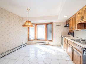 22 Oak Lane, Blue Point NY 11715