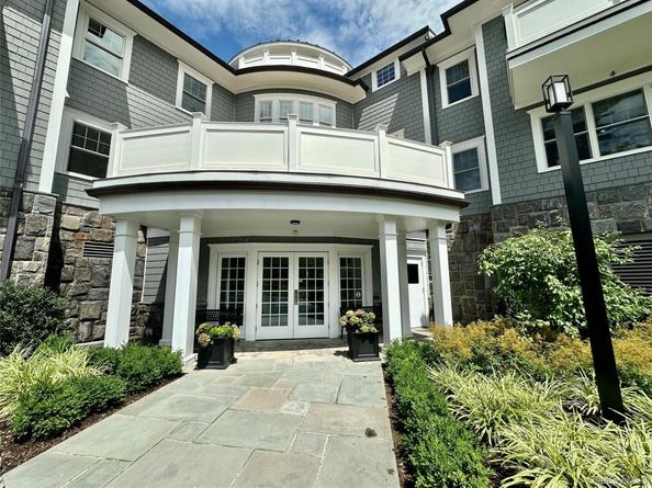 585 Main St 1A, Armonk NY 10504