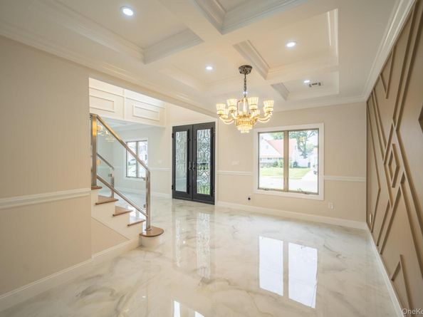 22 Sleepy Lane, Hicksville NY 11801