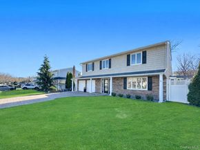 18 Lloyd Lane, Nesconset NY 11767