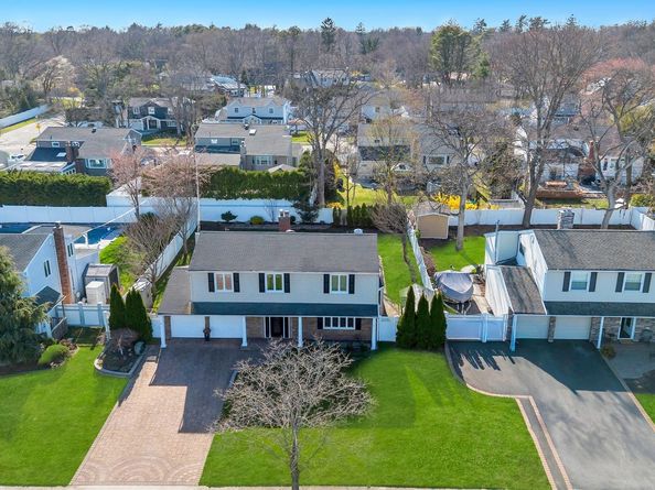 18 Lloyd Lane, Nesconset NY 11767