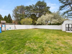 32 Willowbend Lane, Holtsville NY 11742