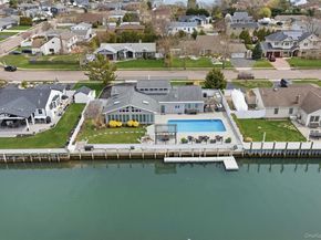 21 Shore Drive W, Copiague NY 11726