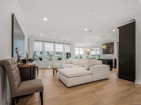 21105 Aspenwood Drive 275, Plainview NY 11803
