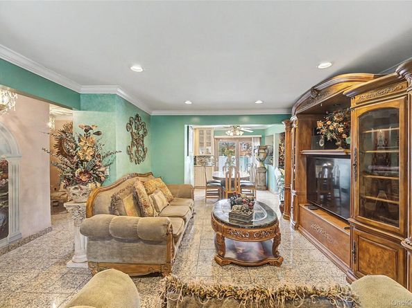 251-43 57th Avenue, Little Neck NY 11362