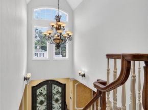 211 Hillturn Lane, Roslyn Heights NY 11577