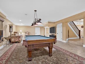 211 Hillturn Lane, Roslyn Heights NY 11577